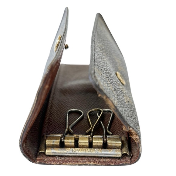 Louis Vuitton Monogram Hook Key Holder - Picture 8 of 15